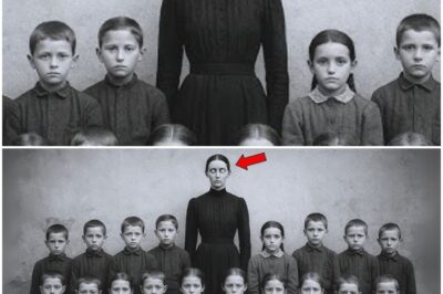 They Thought It Was Just a Class Photo—But 118 Years Later, Something Sinister Was Found