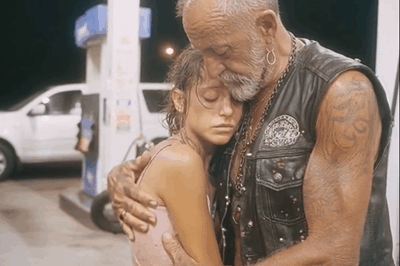 Biker’s Midnight Break Turns Into a Surprising and Life-Changing Rescue